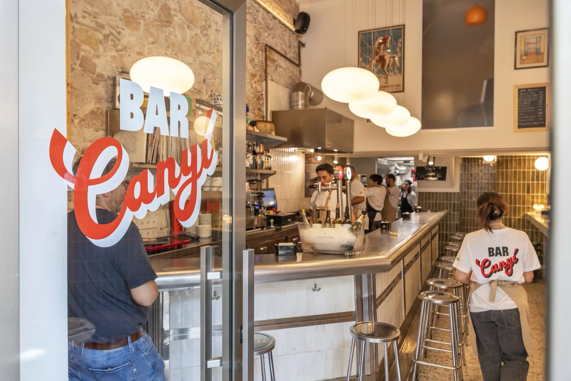 Interior del Bar Canyí en el barrio de Poble-sec, Barcelona